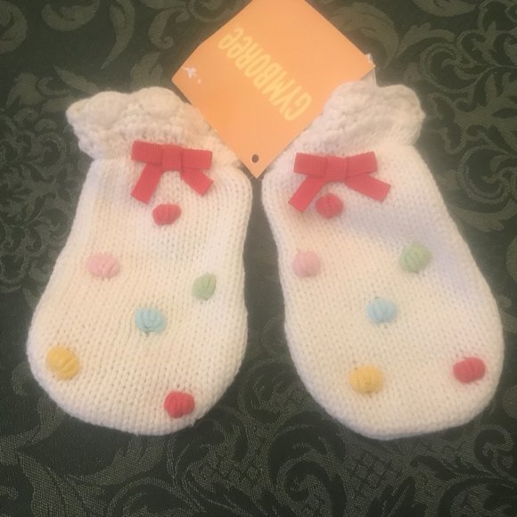 NWT gymboree tiny hearts rainbow mittens 6-12 Mos - Picture 1 of 3
